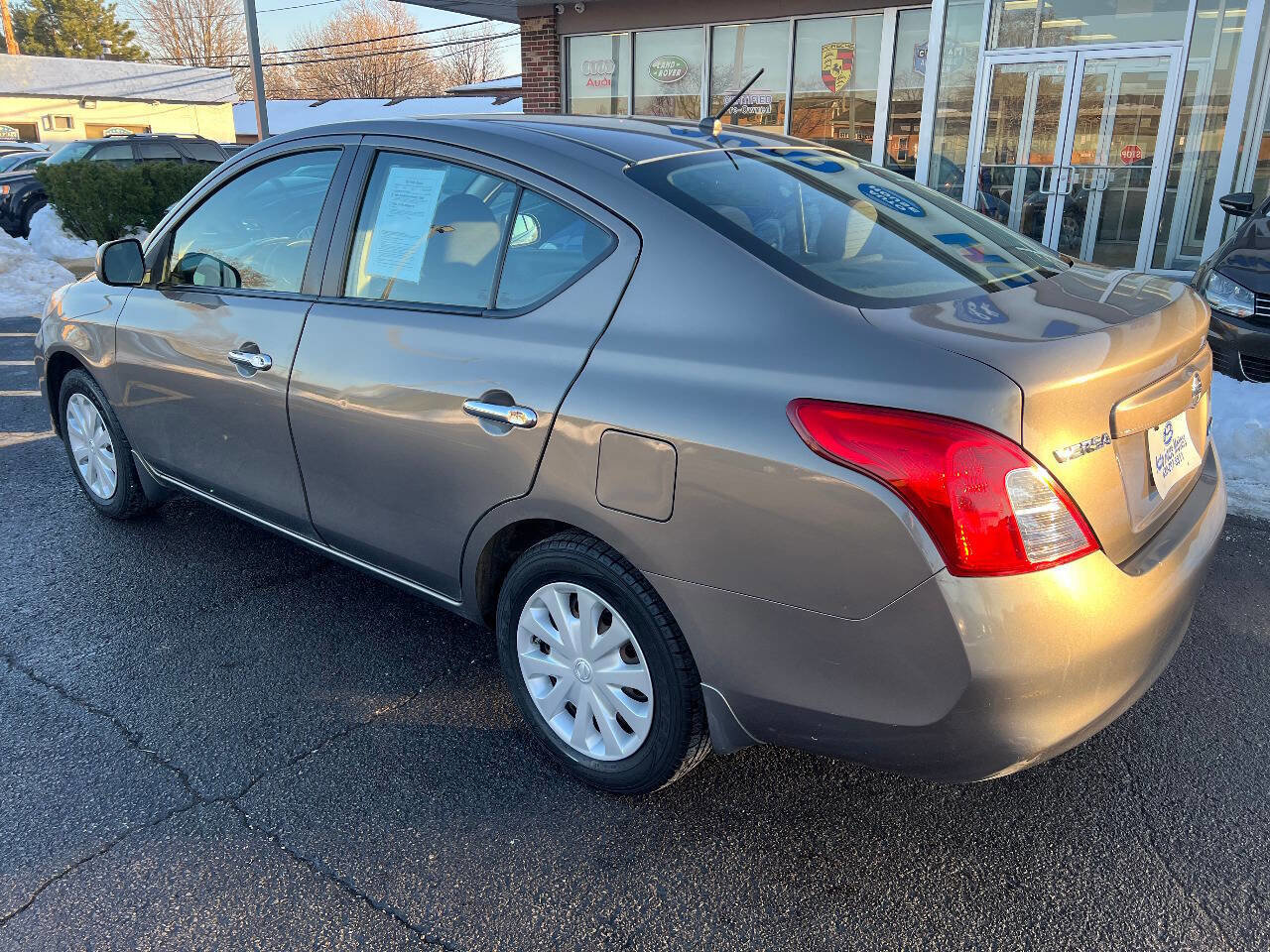 Used 2012 Nissan Versa SV image 12