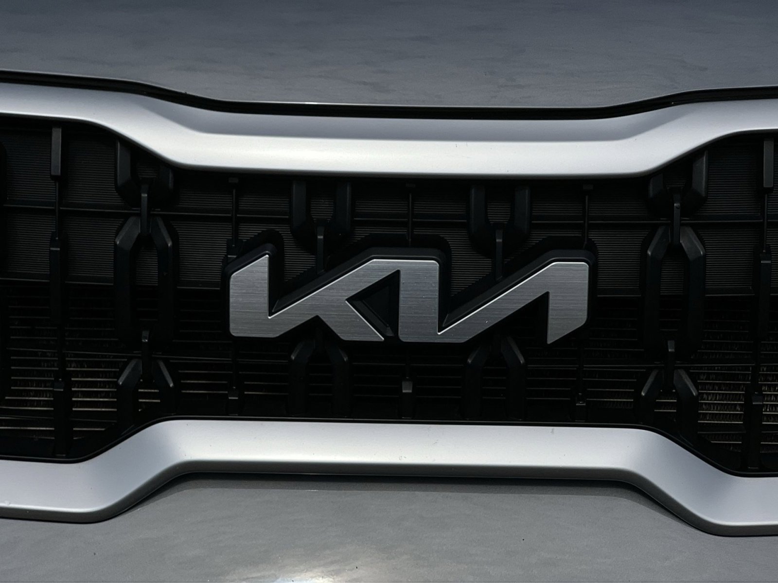 Used 2023 Kia Telluride LX image 20