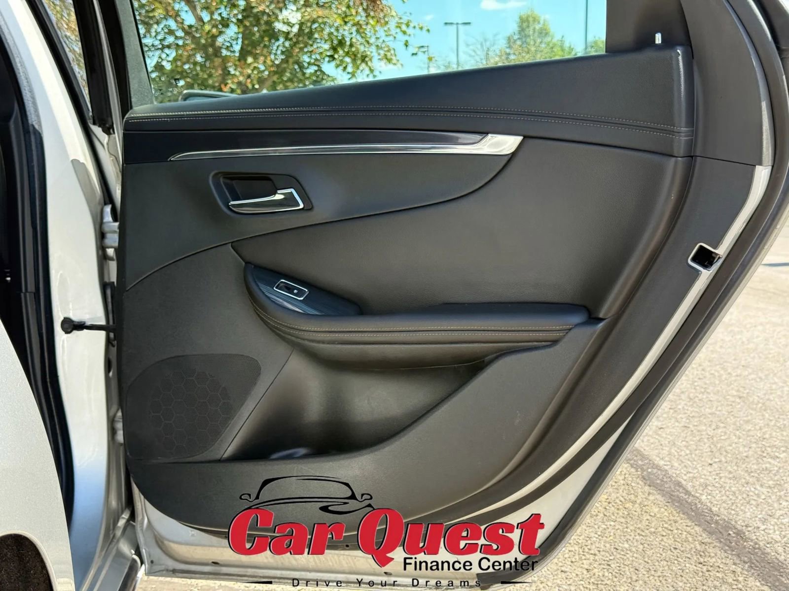 Used 2019 Chevrolet Impala Premier FWD image 16