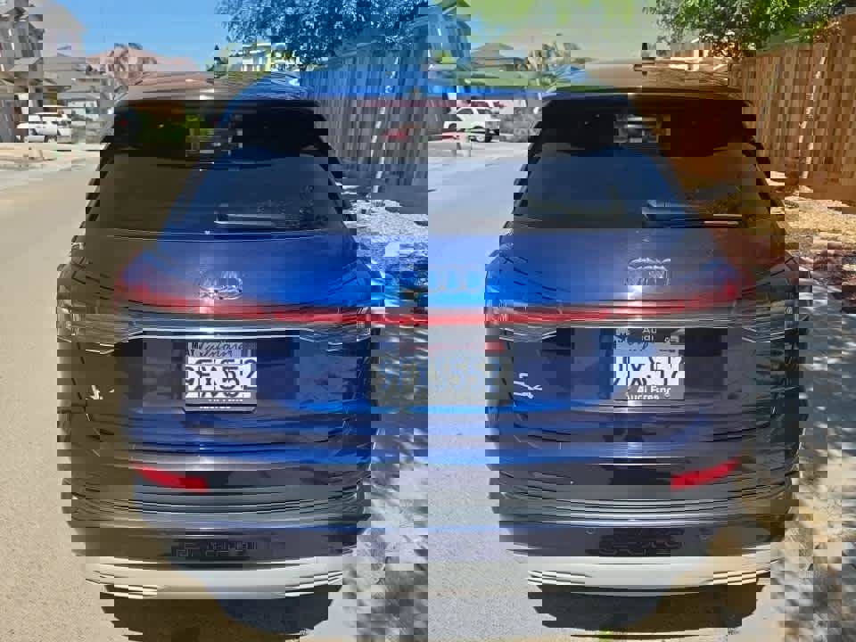 Used 2023 Audi Q4 e-tron Premium Plus w/ Premium Plus RWD image 5