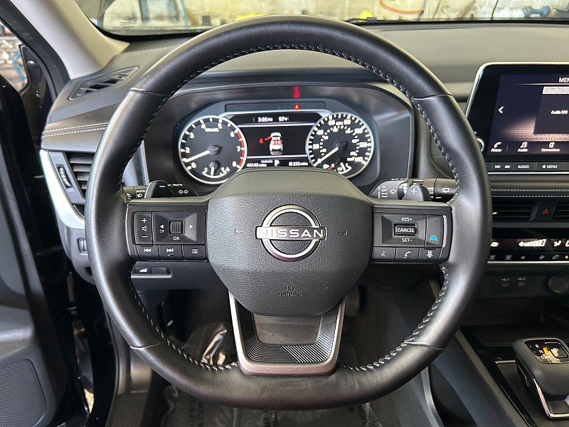 Used 2025 Nissan Rogue SV FWD image 25