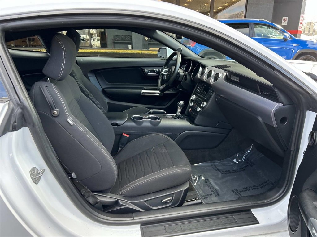 Used 2017 Ford Mustang Coupe image 13