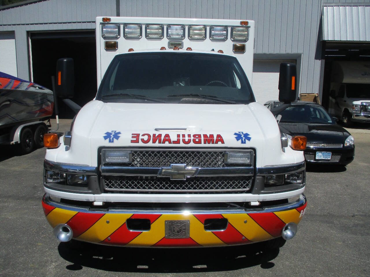 Used 2009 Chevrolet Kodiak C4500 2WD Regular Cab image 2