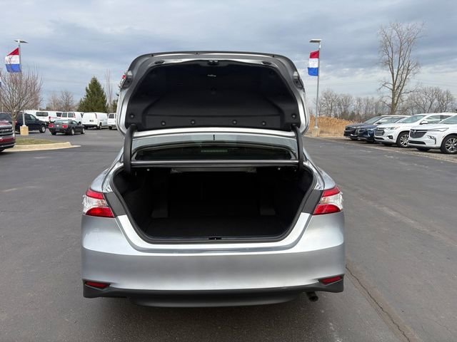 Used 2020 Toyota Camry LE w/ Convenience Package image 16