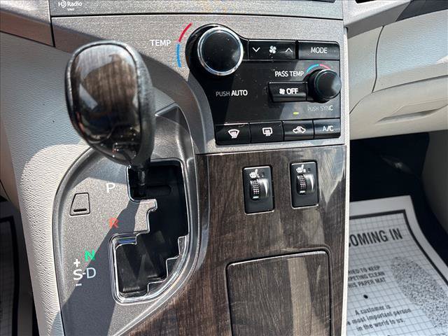 Used 2014 Toyota Venza XLE FWD image 15