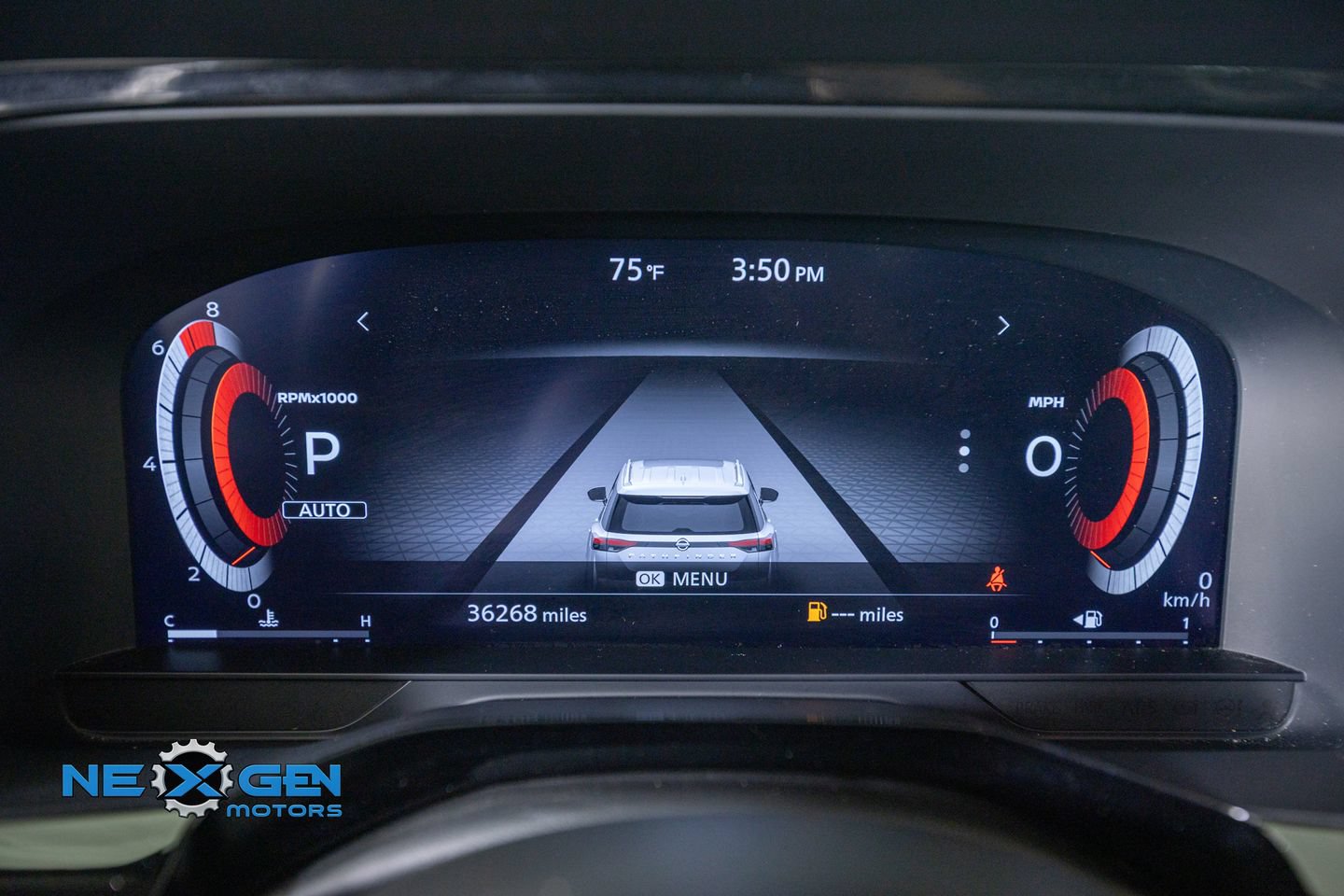 Used 2022 Nissan Pathfinder Platinum AWD/4WD image 16