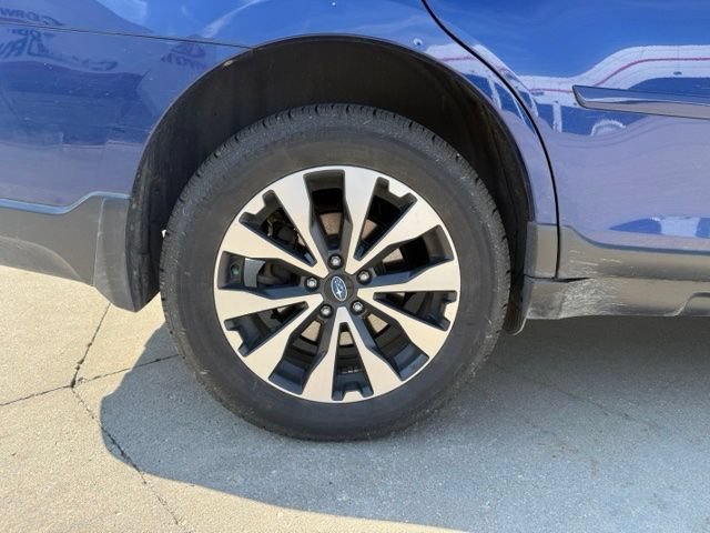 Used 2017 Subaru Outback 2.5i Limited AWD/4WD image 16