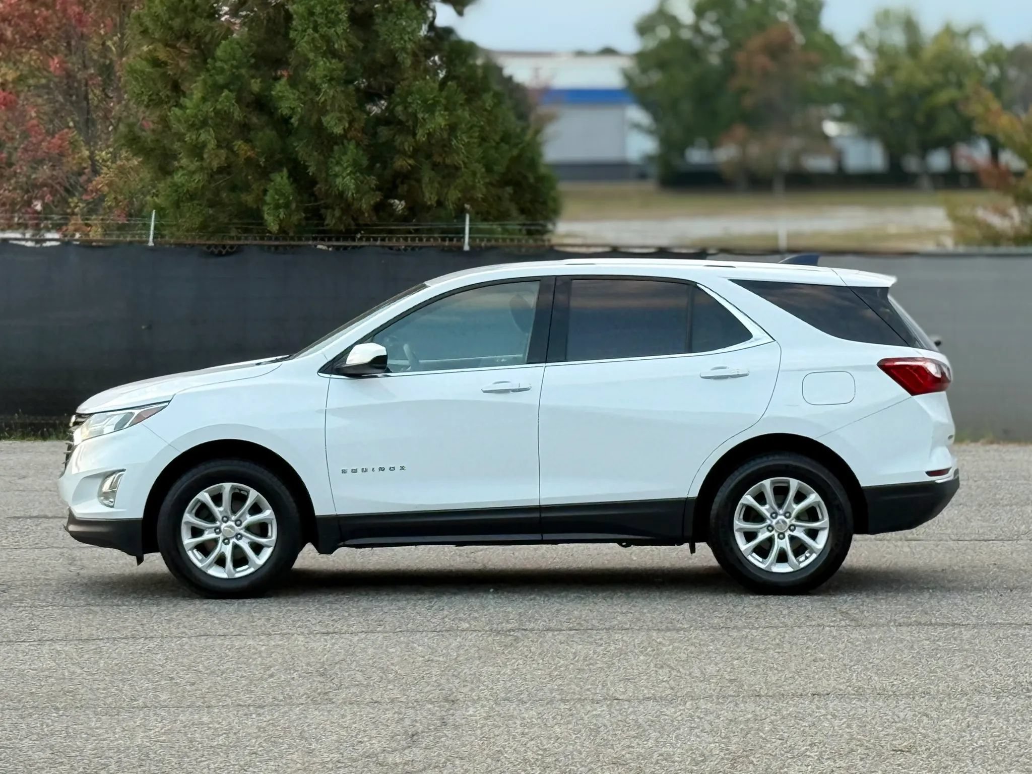 Used 2018 Chevrolet Equinox LT w/ LPO, Cargo Package AWD/4WD image 8