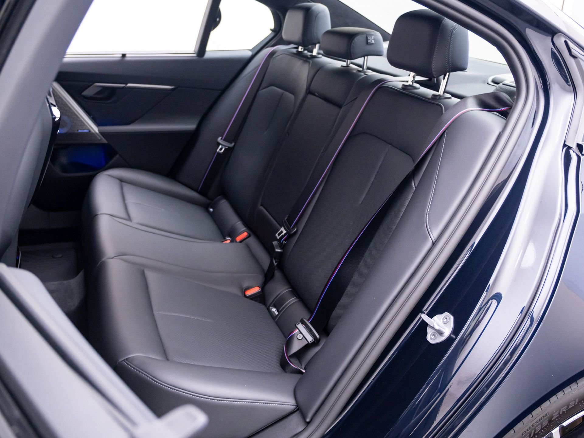 New 2027 BMW M5 w/ Carbon Package AWD/4WD image 20