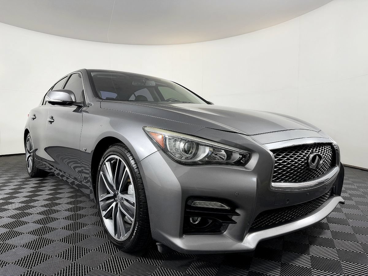 Used 2015 INFINITI Q50 w/ Deluxe Touring Package RWD image 5