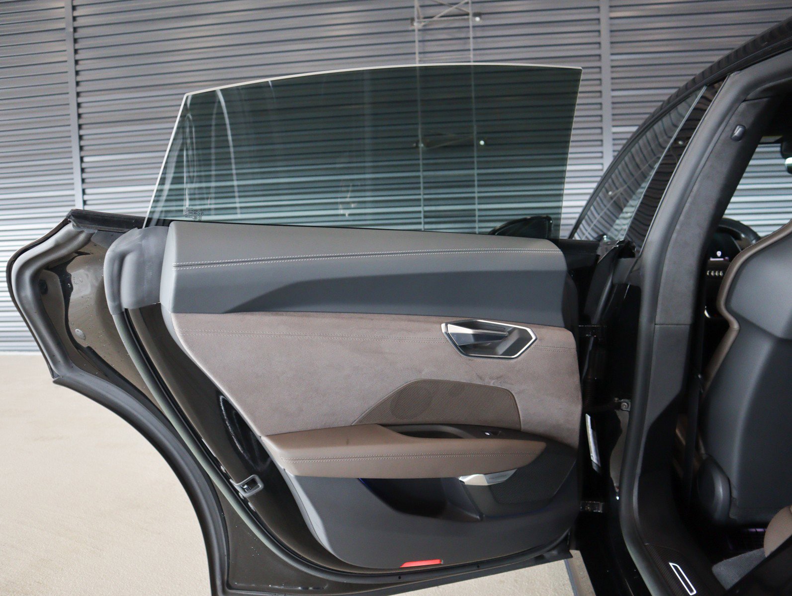 Used 2023 Audi RS e-tron GT w/ Carbon Performance Package image 27