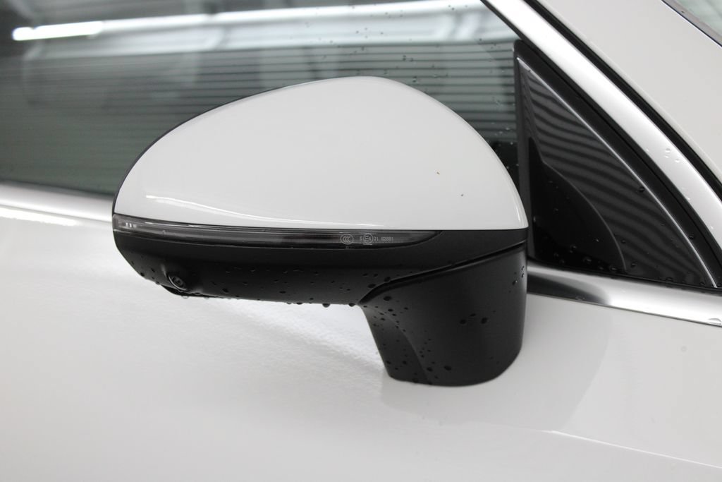 Used 2025 Mercedes-Benz GLC 300 image 13
