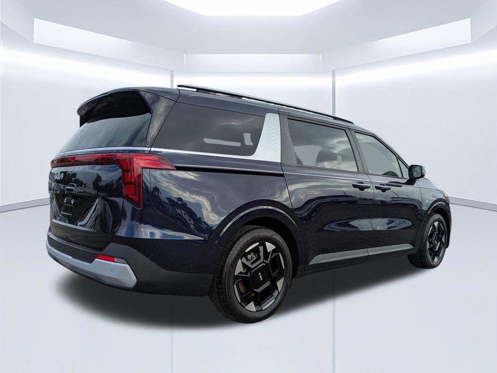 Used 2026 Kia Carnival EX image 4