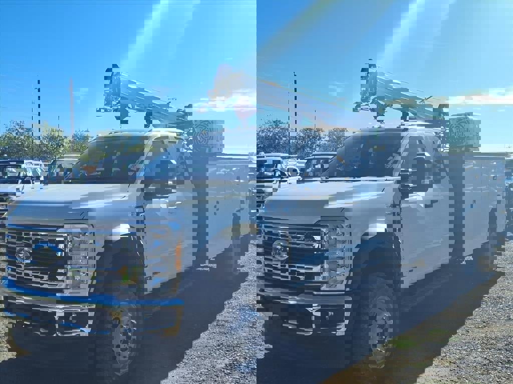 New 2026 Ford F550 4x4 Supercab Super Duty image 8