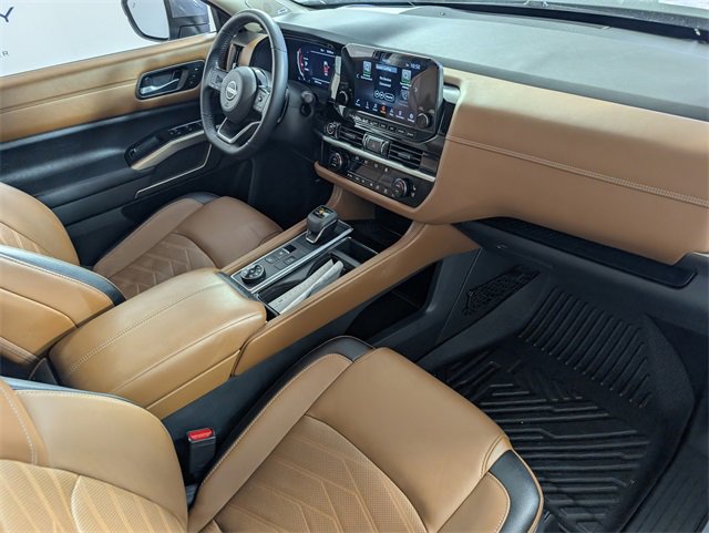 Used 2023 Nissan Pathfinder Platinum image 25