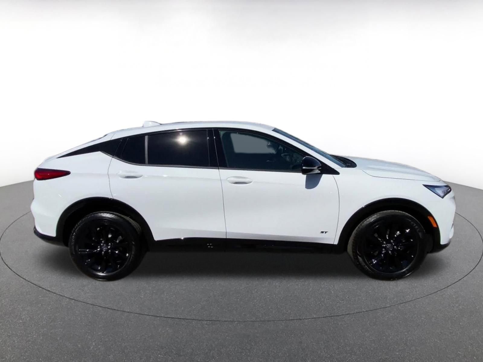 Used 2025 Buick Envista Sport Touring image 16