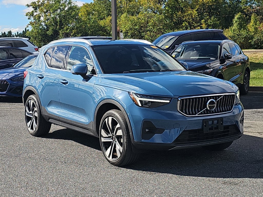 Used 2024 Volvo XC40 B5 Ultimate w/ Protection Package Premier