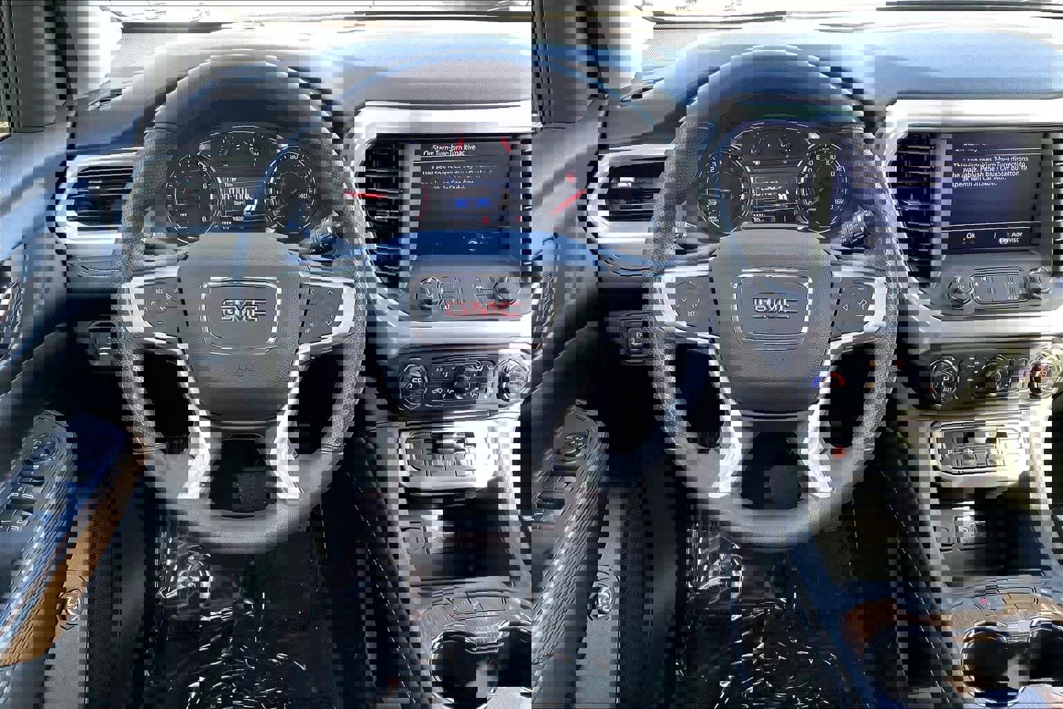 Certified 2023 GMC Acadia SLE w/ Driver Convenience Package image 6