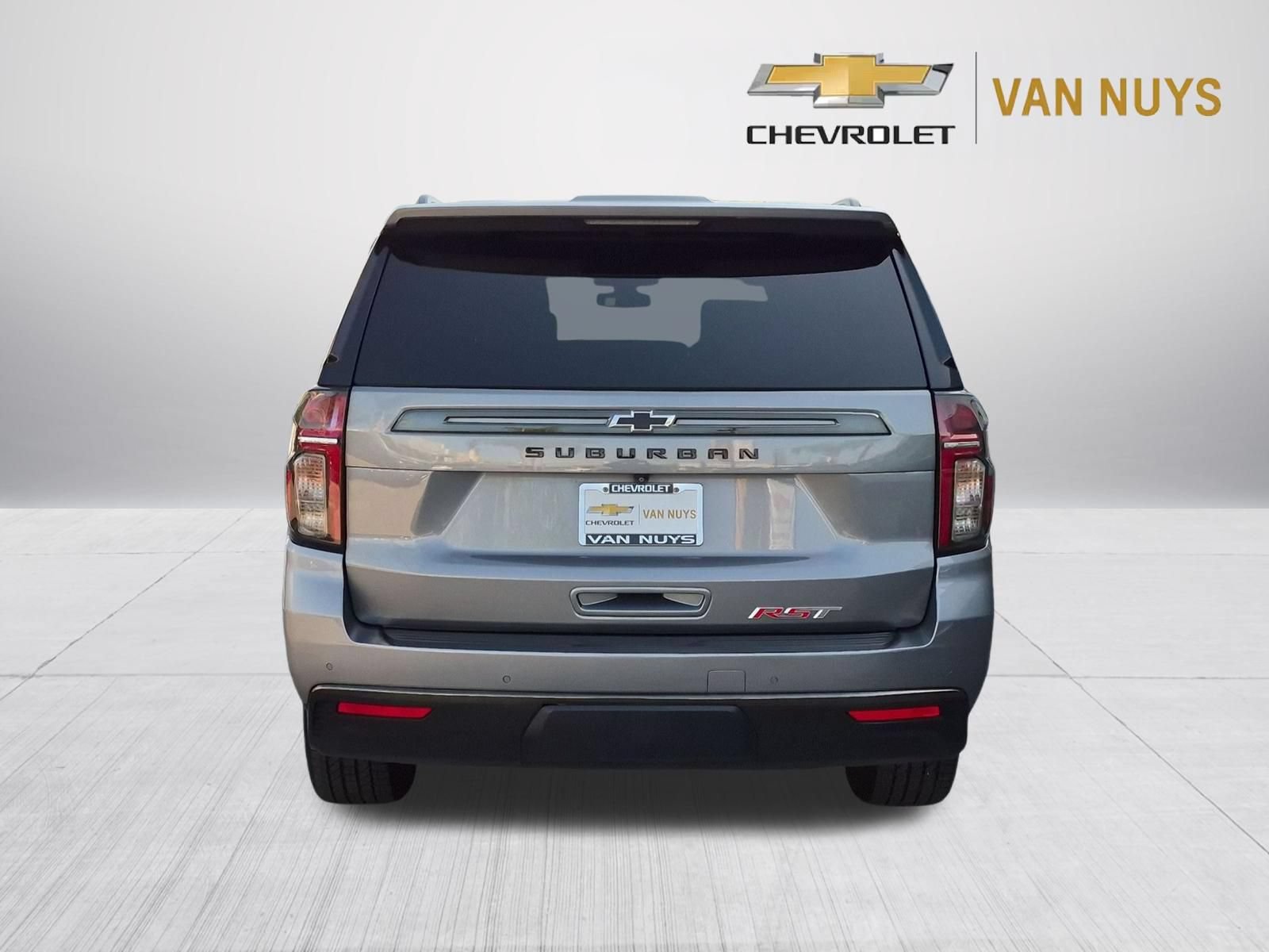 Used 2021 Chevrolet Suburban RST w/ Luxury Package RWD image 6