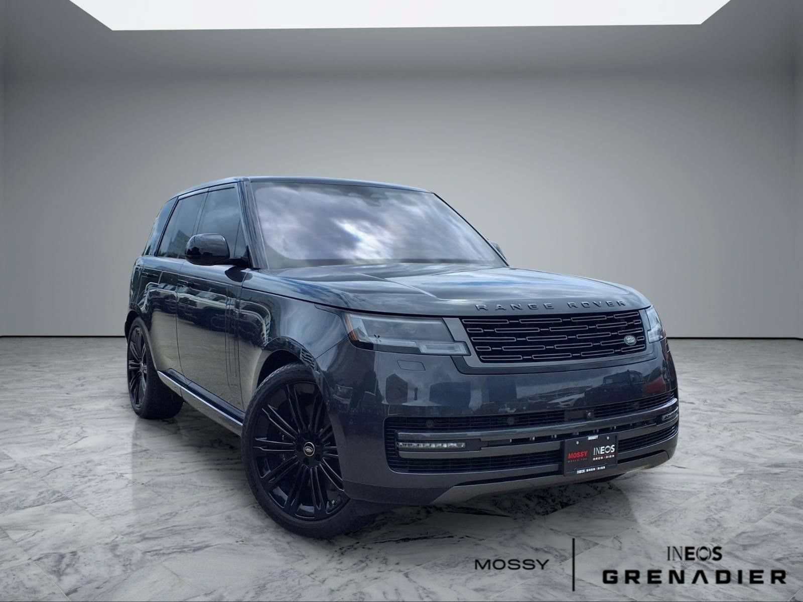 Used 2023 Land Rover Range Rover SE AWD/4WD image 1