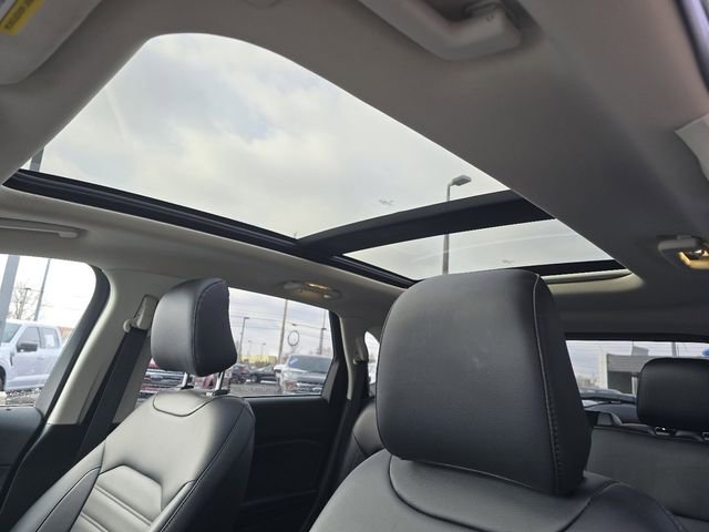 Certified 2022 Ford Edge SEL w/ Convenience Package image 3