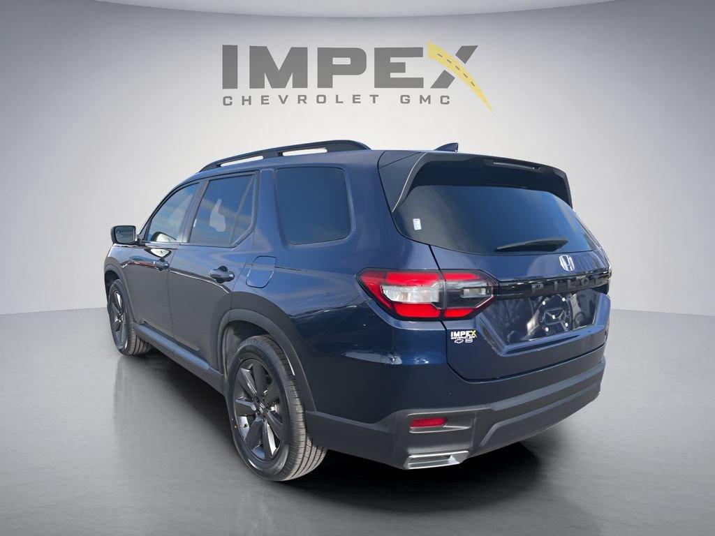 Used 2025 Honda Pilot Sport image 3
