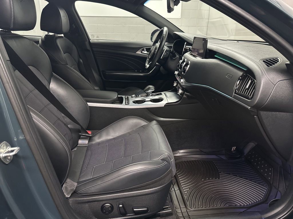 Used 2022 Kia Stinger GT2 RWD image 20
