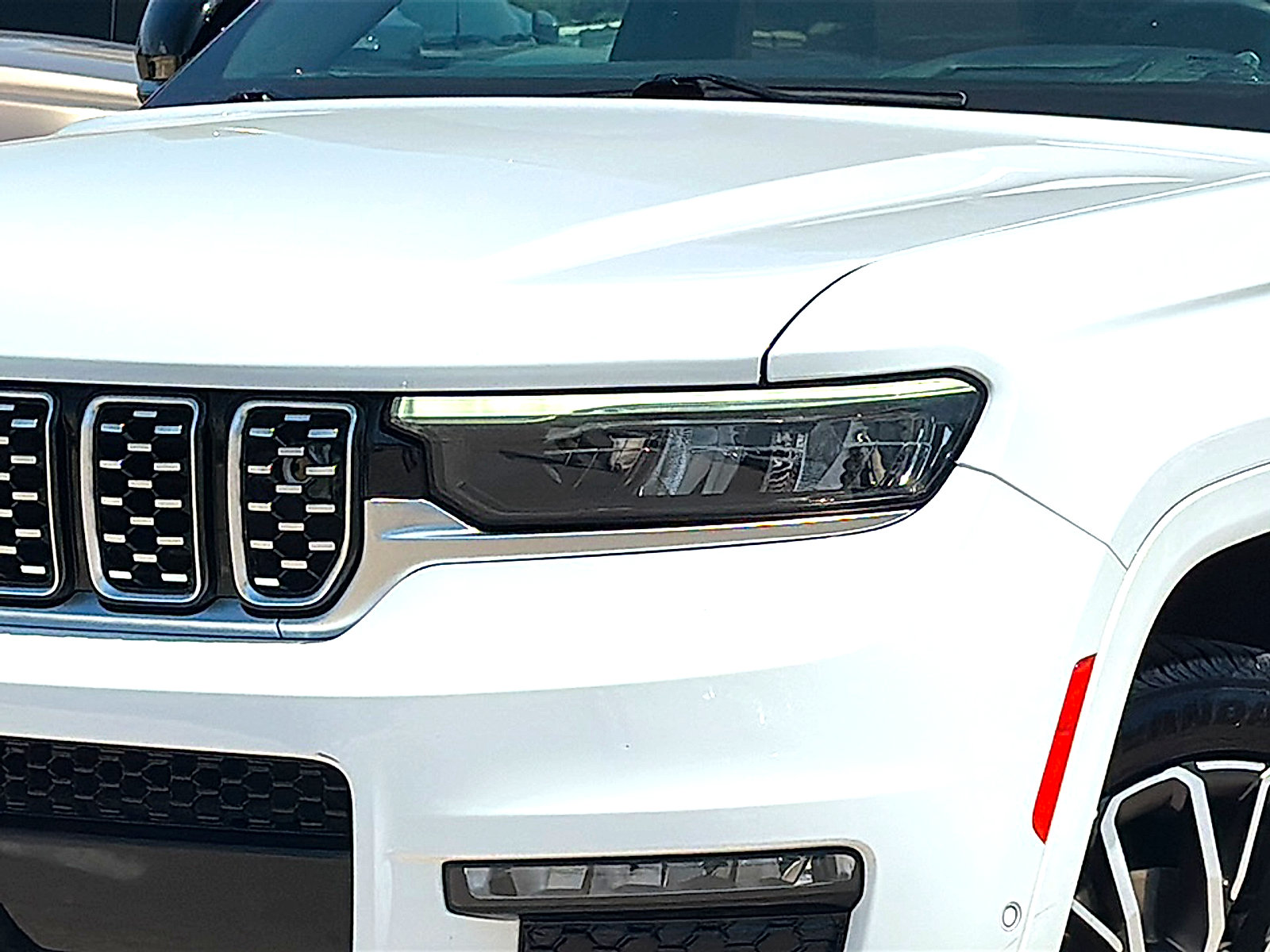 Used 2021 Jeep Grand Cherokee L Summit AWD/4WD image 4