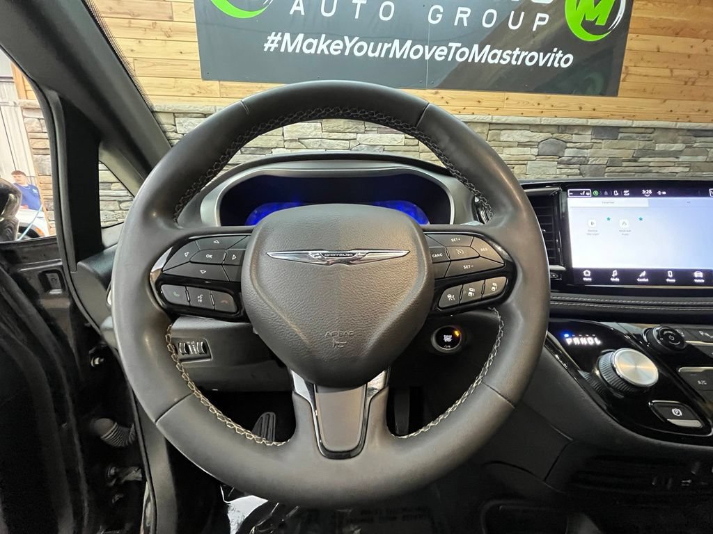 Used 2022 Chrysler Pacifica Touring-L w/ S Appearance Package AWD/4WD image 29