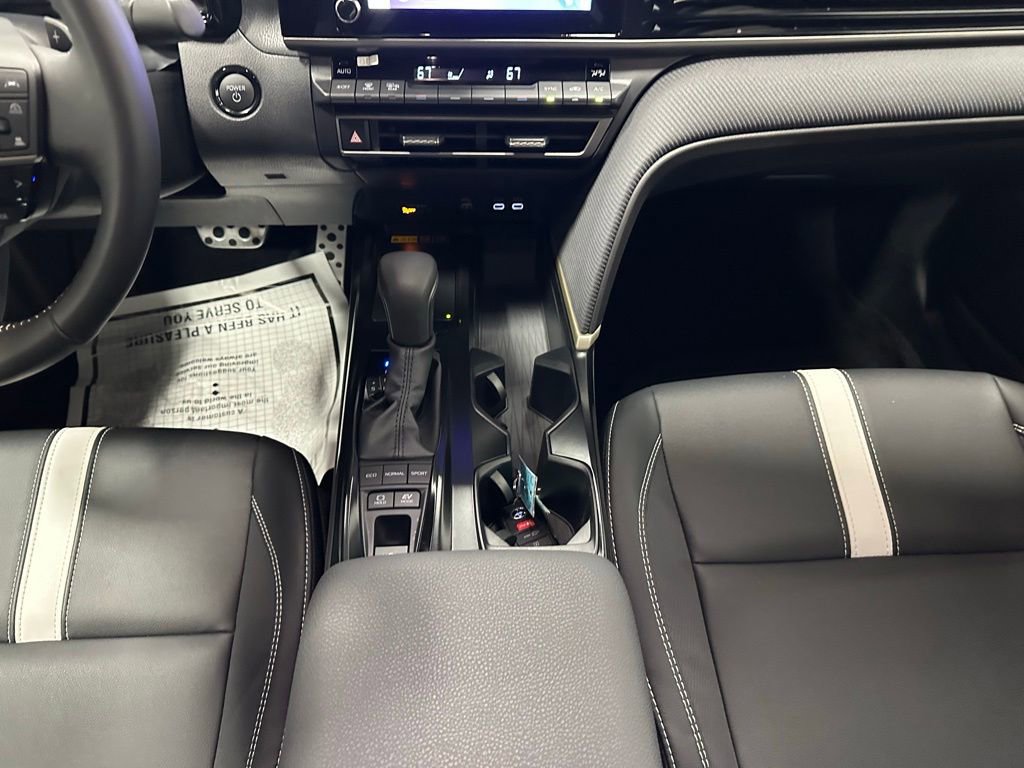 Used 2026 Toyota Camry SE image 39