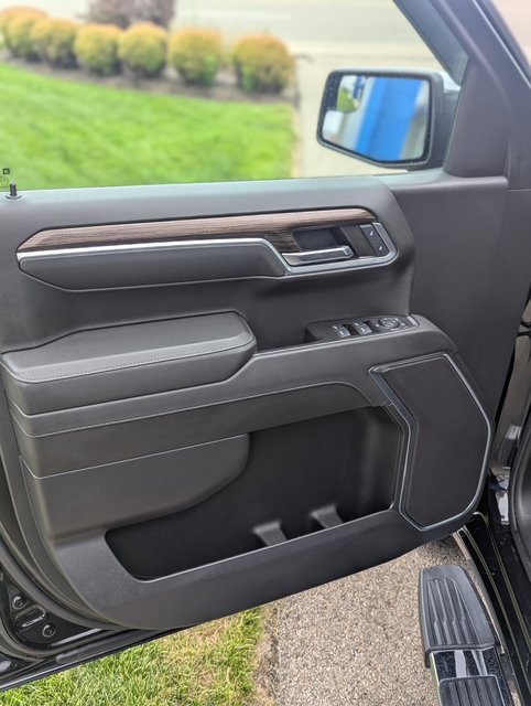 Used 2024 Chevrolet Silverado 1500 LT image 11