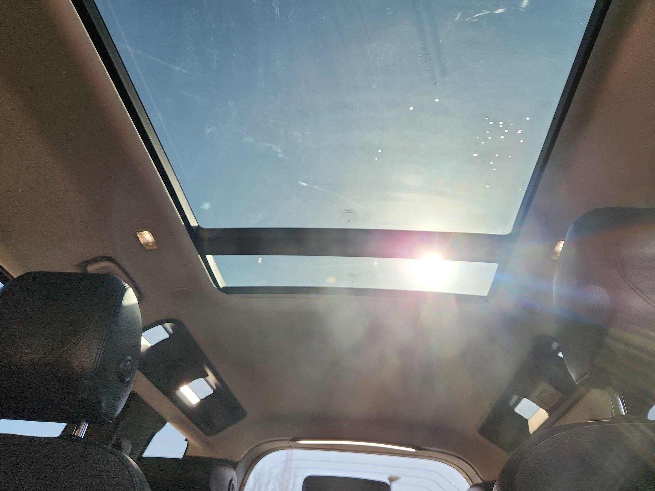 Used 2020 Land Rover Defender 110 SE image 11