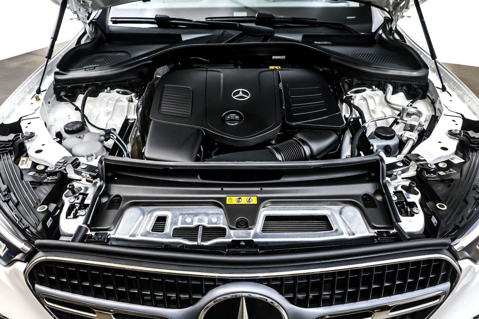 Certified 2025 Mercedes-Benz GLC 300 image 12