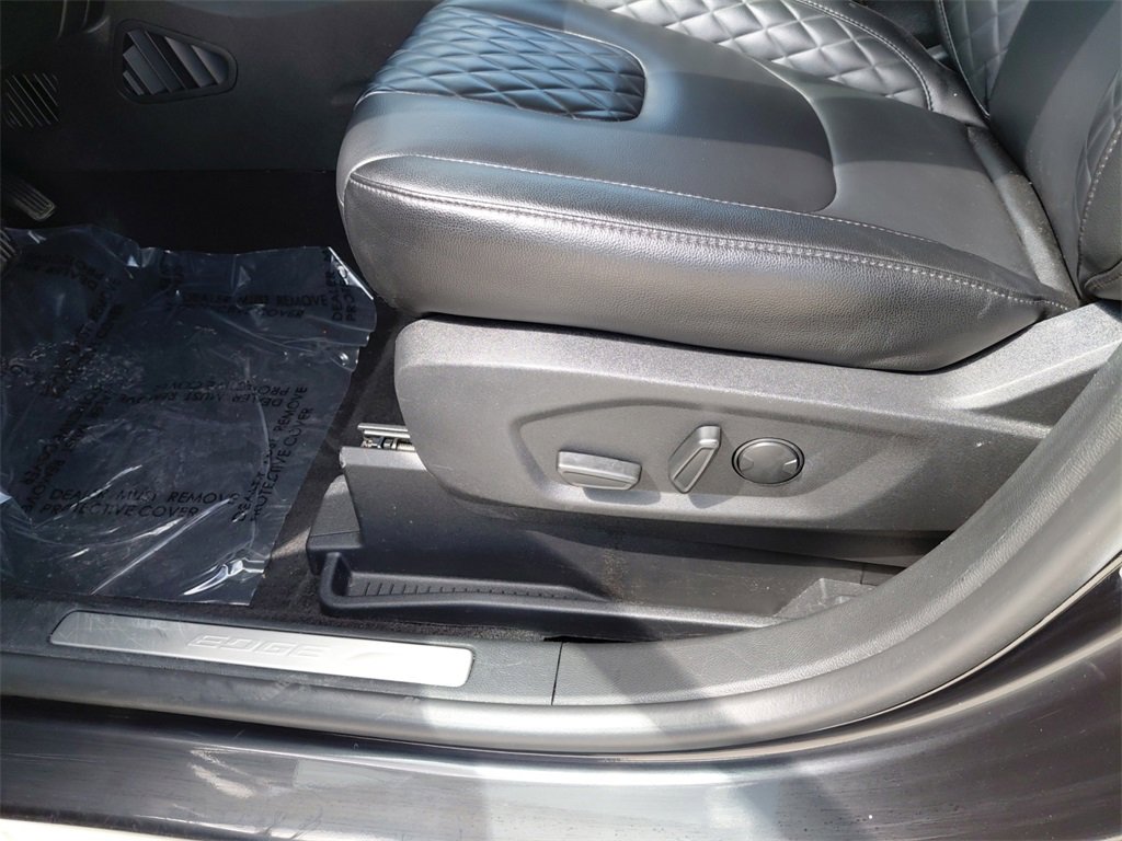 Used 2024 Ford Edge Titanium image 34