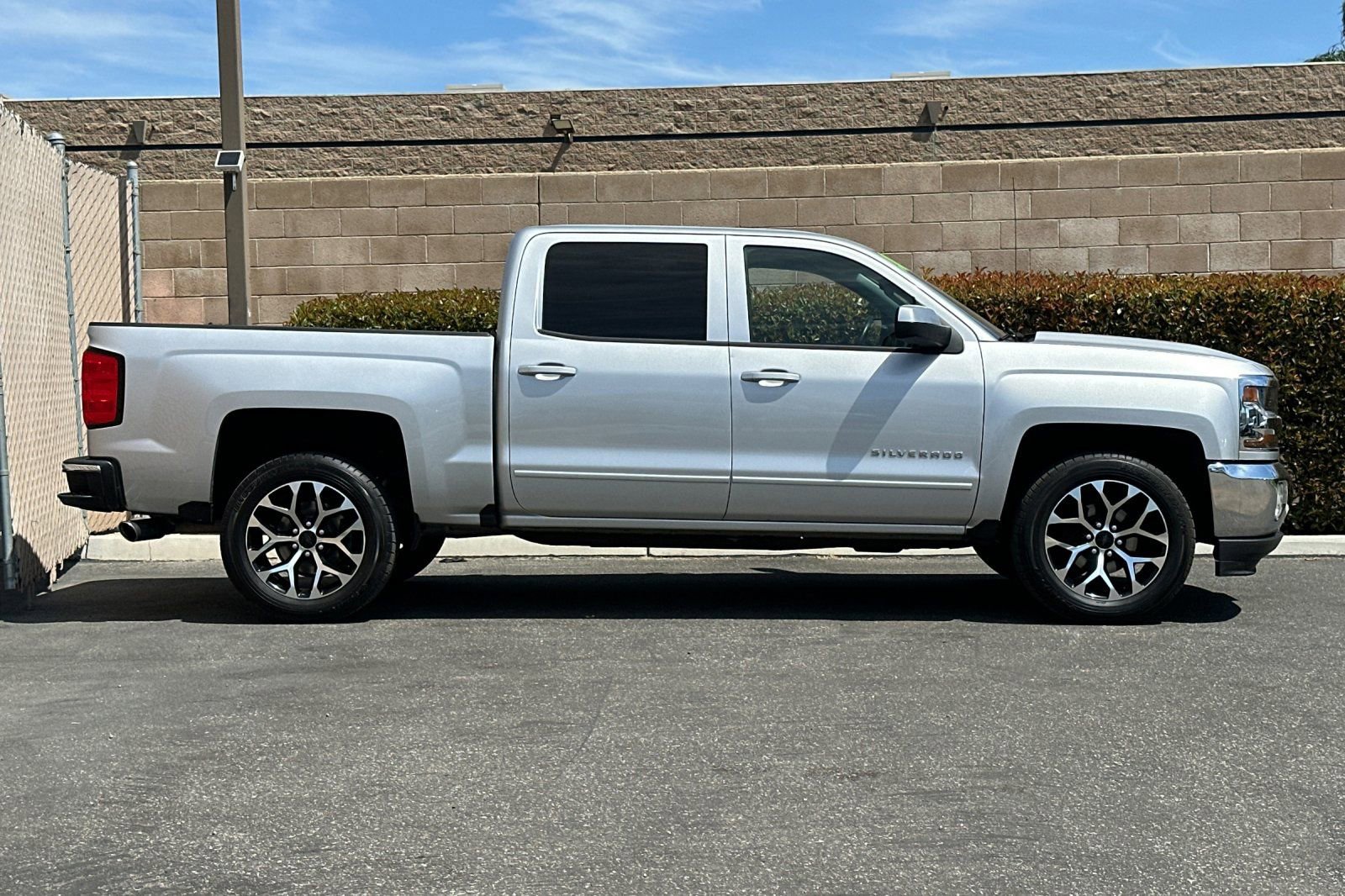 Used 2018 Chevrolet Silverado 1500 LT w/ All Star Edition RWD image 3