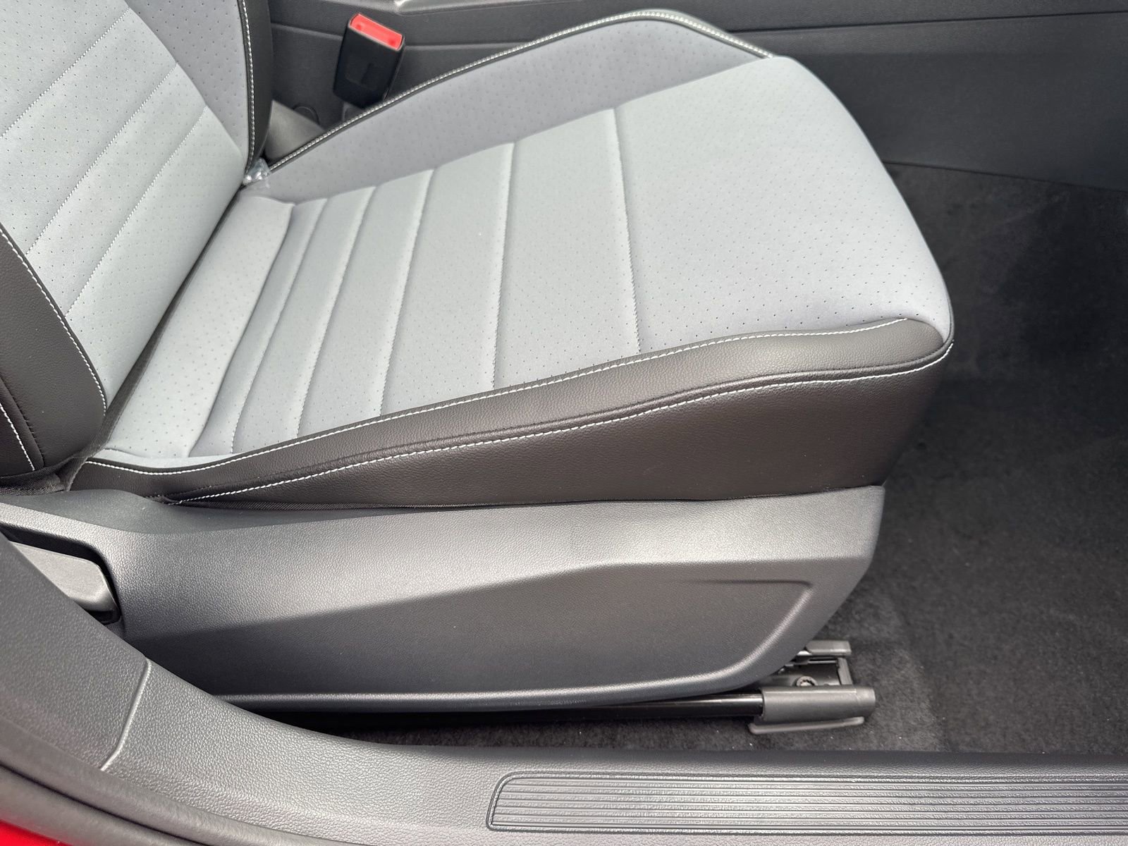 New 2026 Volkswagen Jetta SE FWD image 32