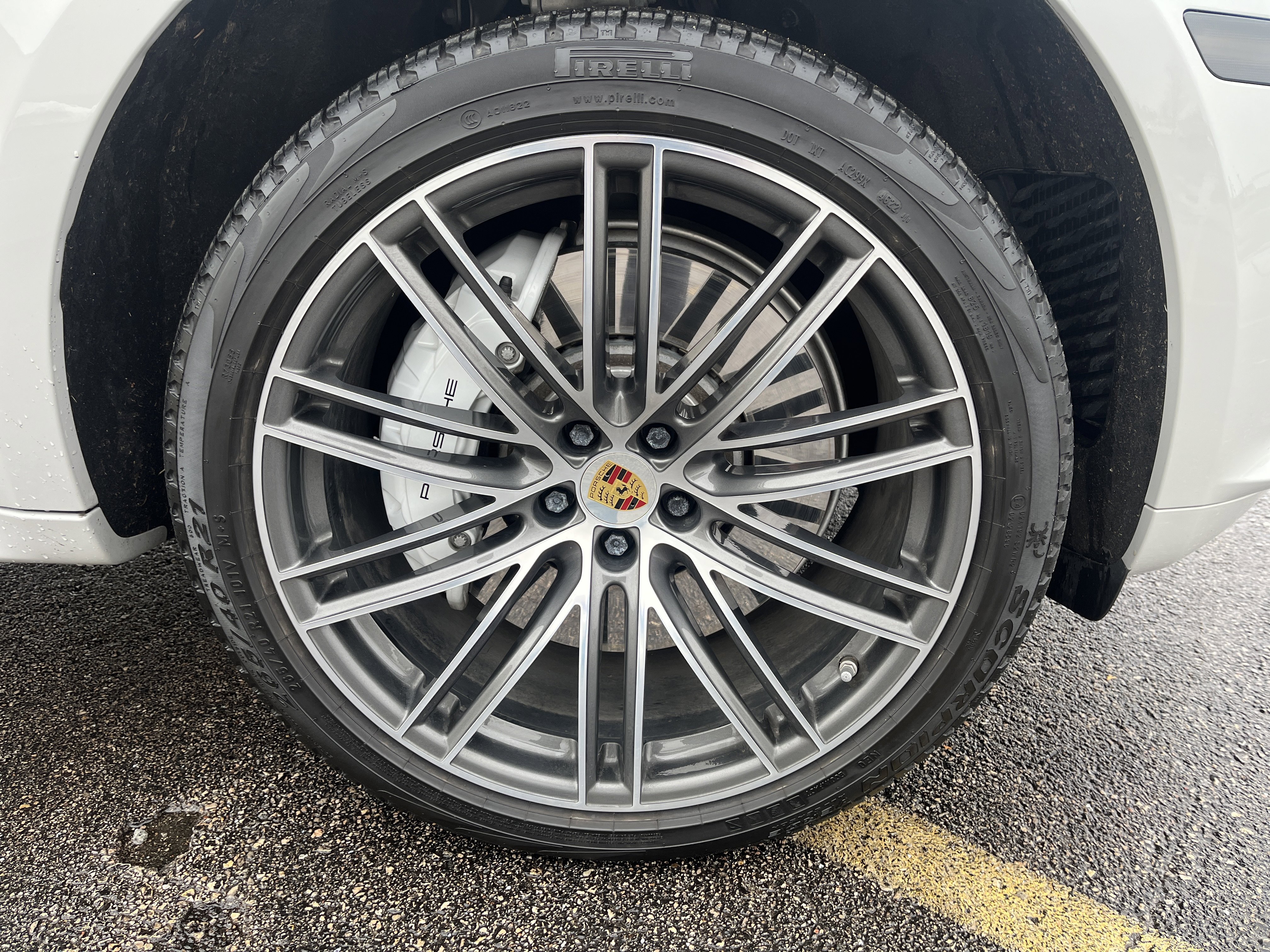 Used 2020 Porsche Macan Turbo image 24