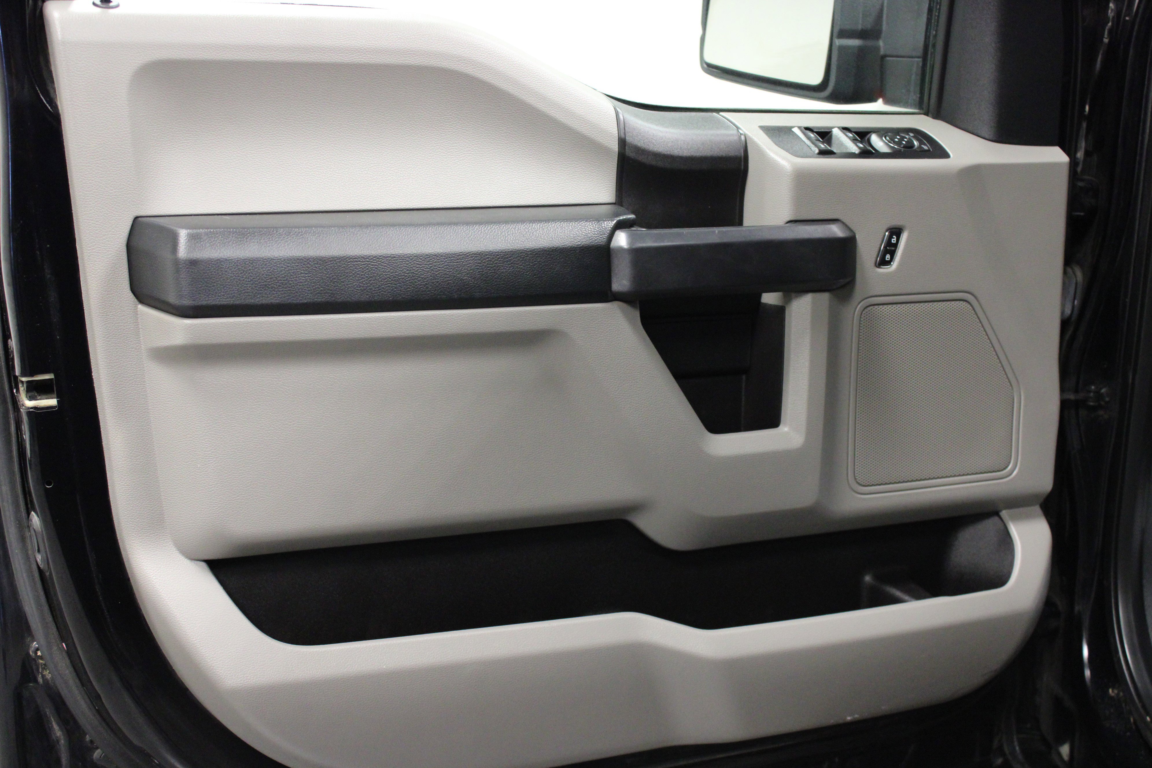 Used 2018 Ford F150 XL w/ Equipment Group 101A Mid image 11