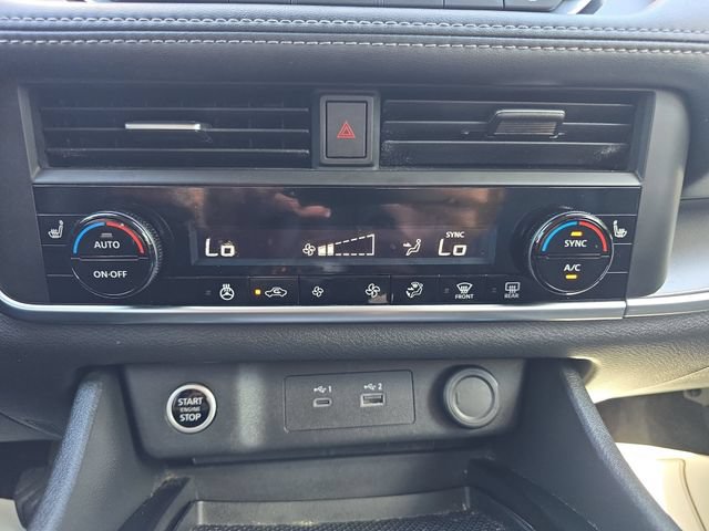 Used 2023 Nissan Rogue SV w/ SV Premium B Package FWD image 31