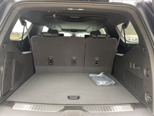 New 2026 Chevrolet Suburban High Country image 4