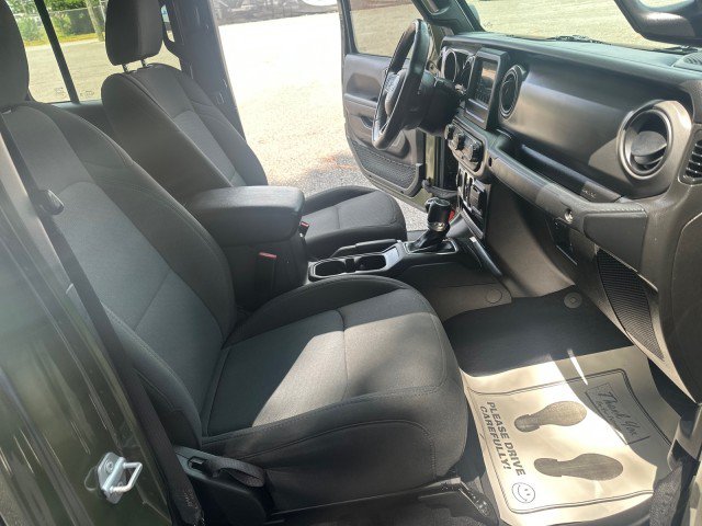 Used 2022 Jeep Gladiator Sport AWD/4WD image 18
