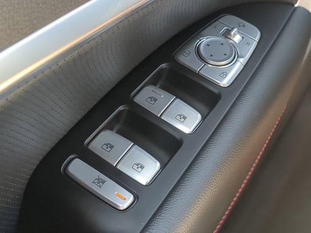 Used 2023 Genesis G70 2.0T w/ Sport Prestige Package RWD image 23
