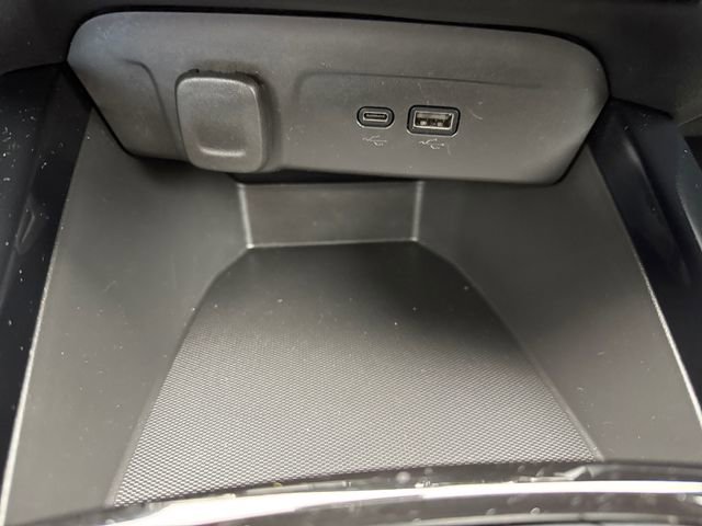 Used 2024 Chevrolet Trax RS w/ Driver Confidence Package image 21