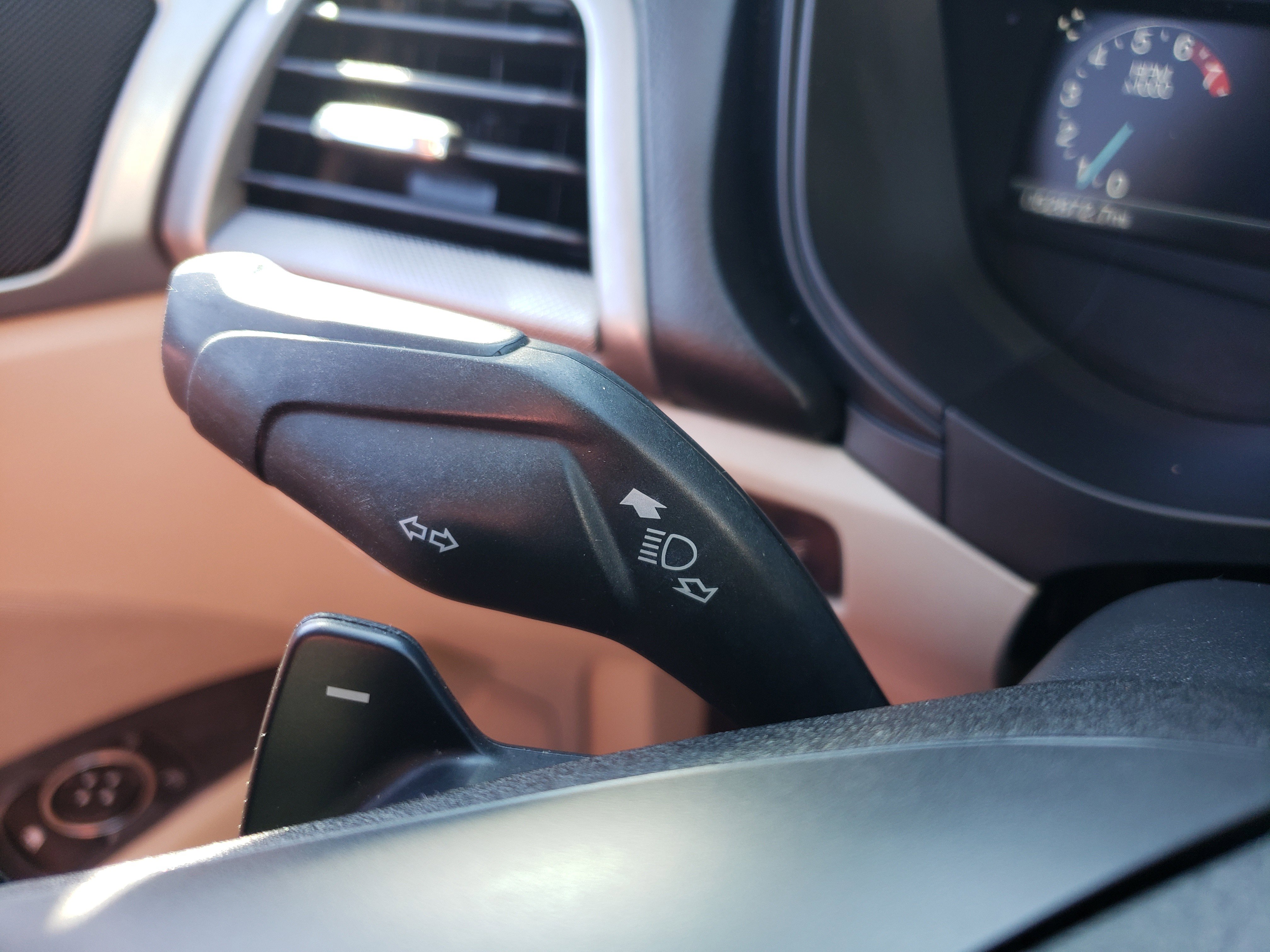 Used 2018 Ford Fusion SE w/ Fusion SE Technology Package image 17