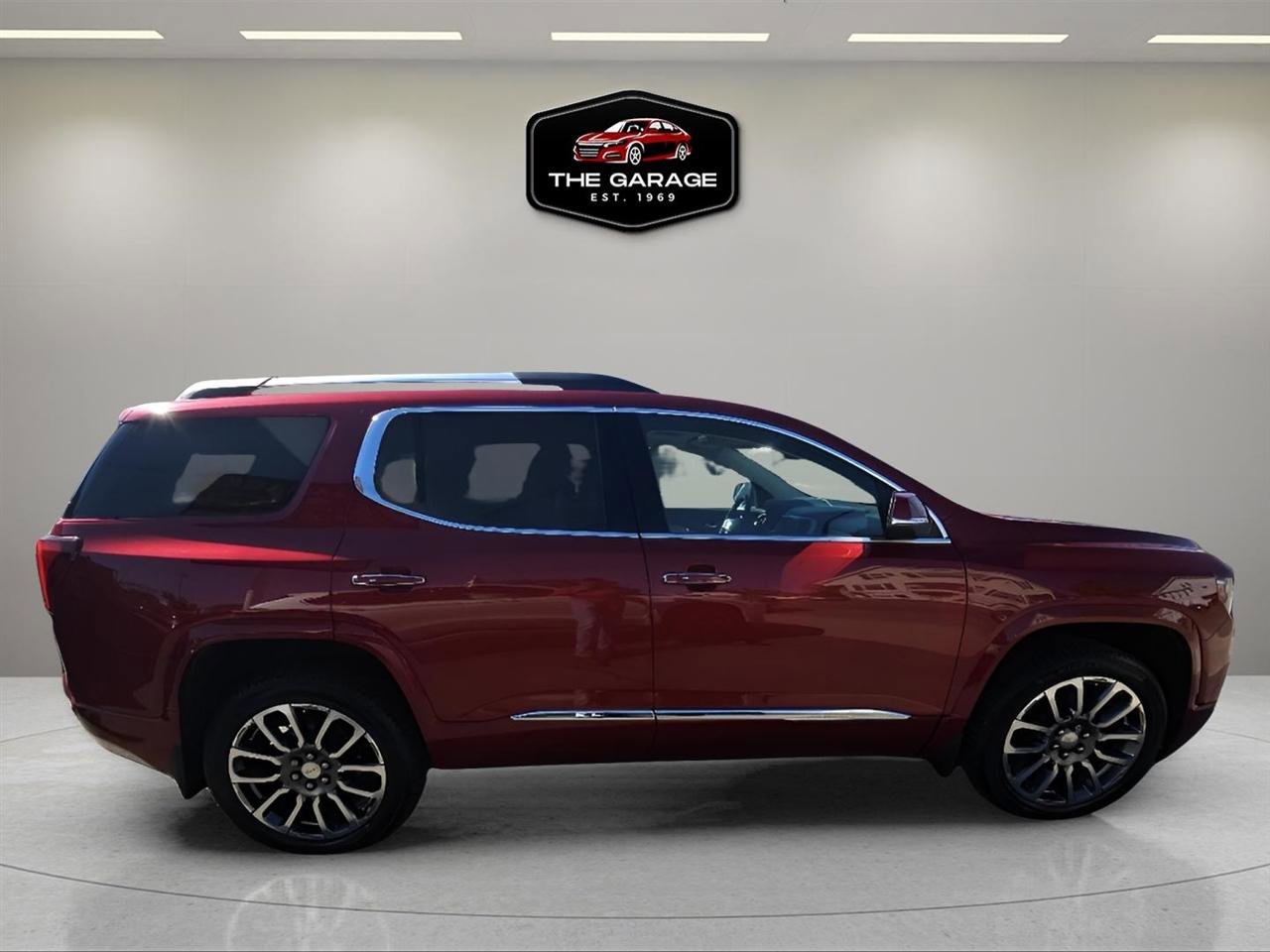 Used 2020 GMC Acadia Denali w/ Technology Package AWD/4WD image 6