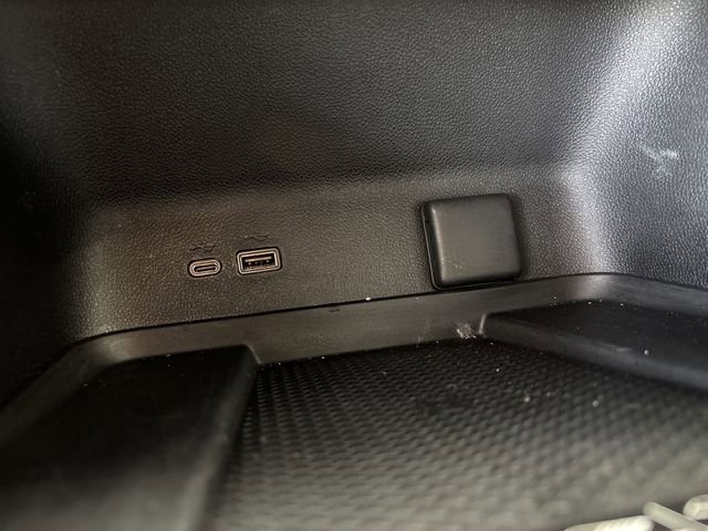 Certified 2024 Chevrolet Traverse RS image 33