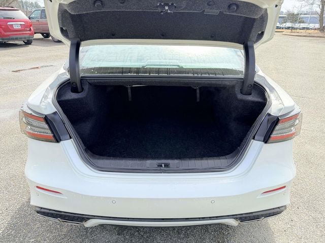 Used 2023 Nissan Maxima SL image 14