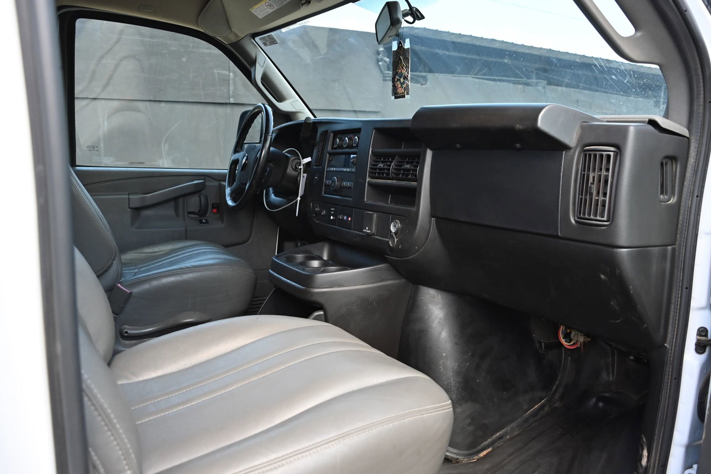 Used 2023 Chevrolet Express 2500 w/ Driver Convenience Package RWD image 13