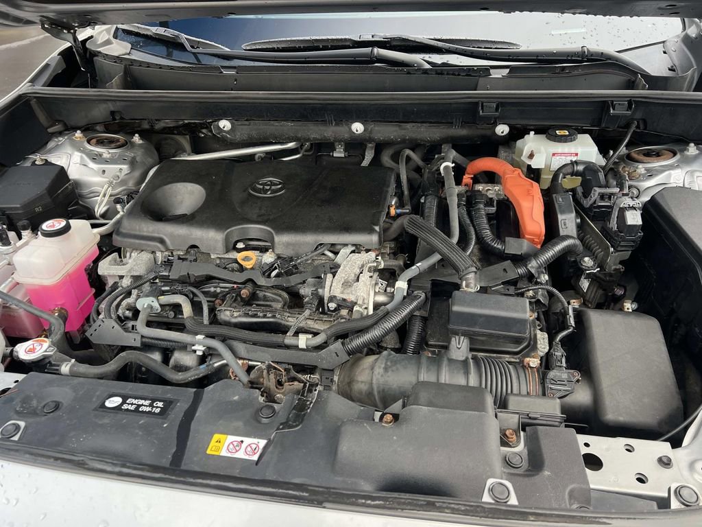 Used 2021 Toyota RAV4 XLE w/ Convenience Package image 10