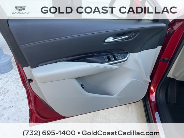 Used 2021 Cadillac XT4 Luxury w/ Cold Weather Package image 15